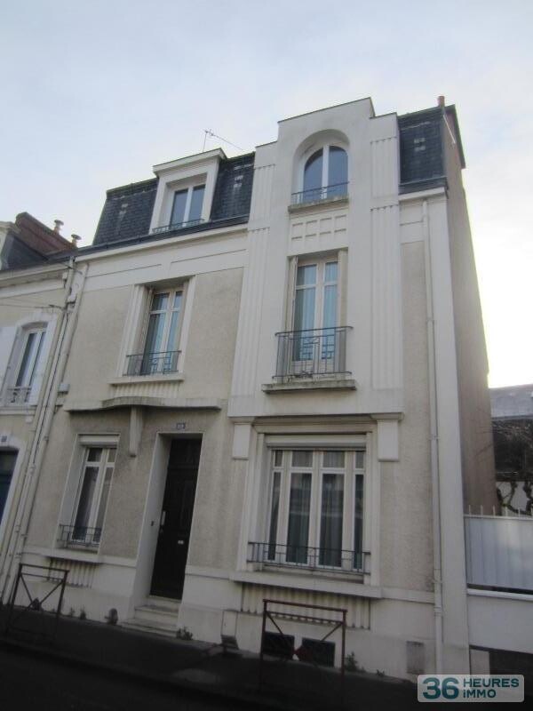 GARE NORD VOLUMES GENEREUX POUR CETTE MAISON ANNEE 30