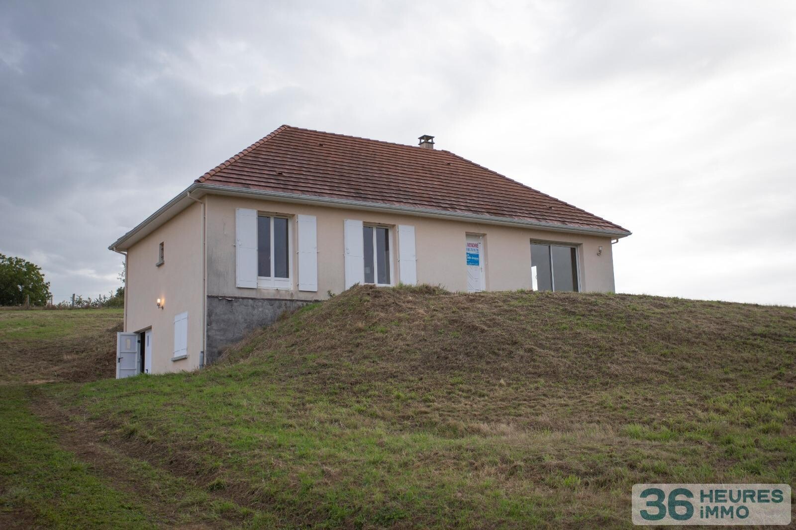 Maison neuve sur les hauteurs d'arnac