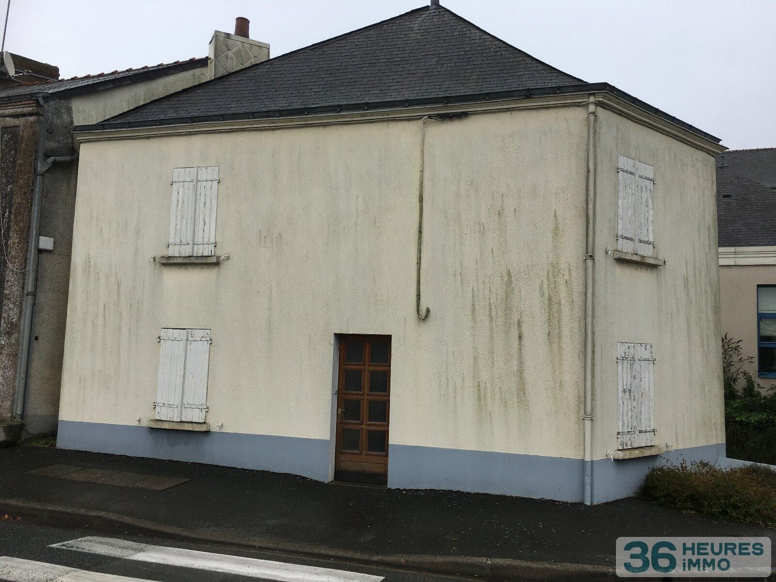 MAISON DE BOURG SAINT LAURENT DE LA PLAINE