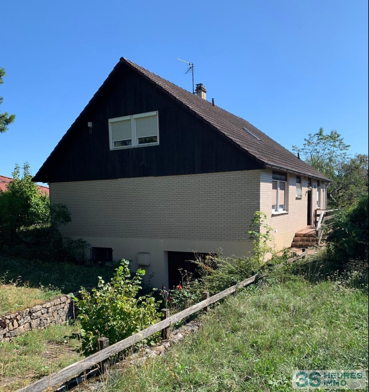 MAISON D'HABITATION ECHENEVEX SUR TERRAIN DE 3578m²