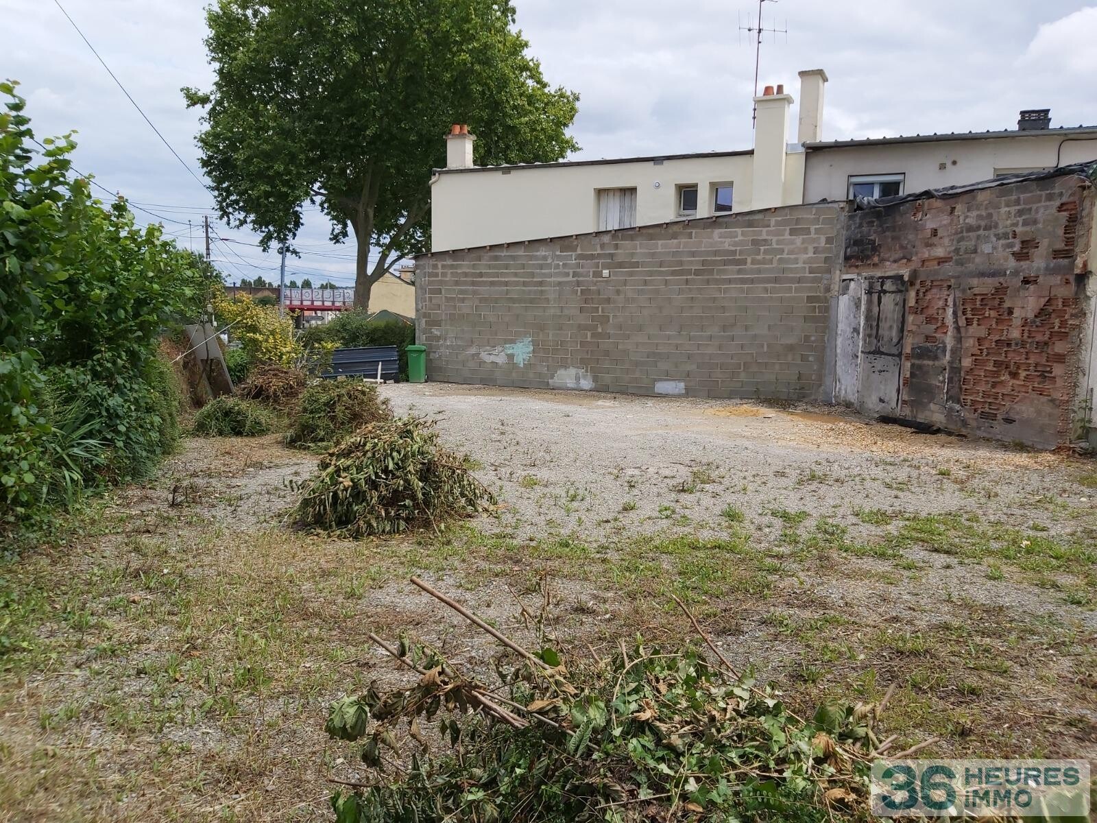 TERRAIN CONSTRUCTIBLE VIABILISE 300M2