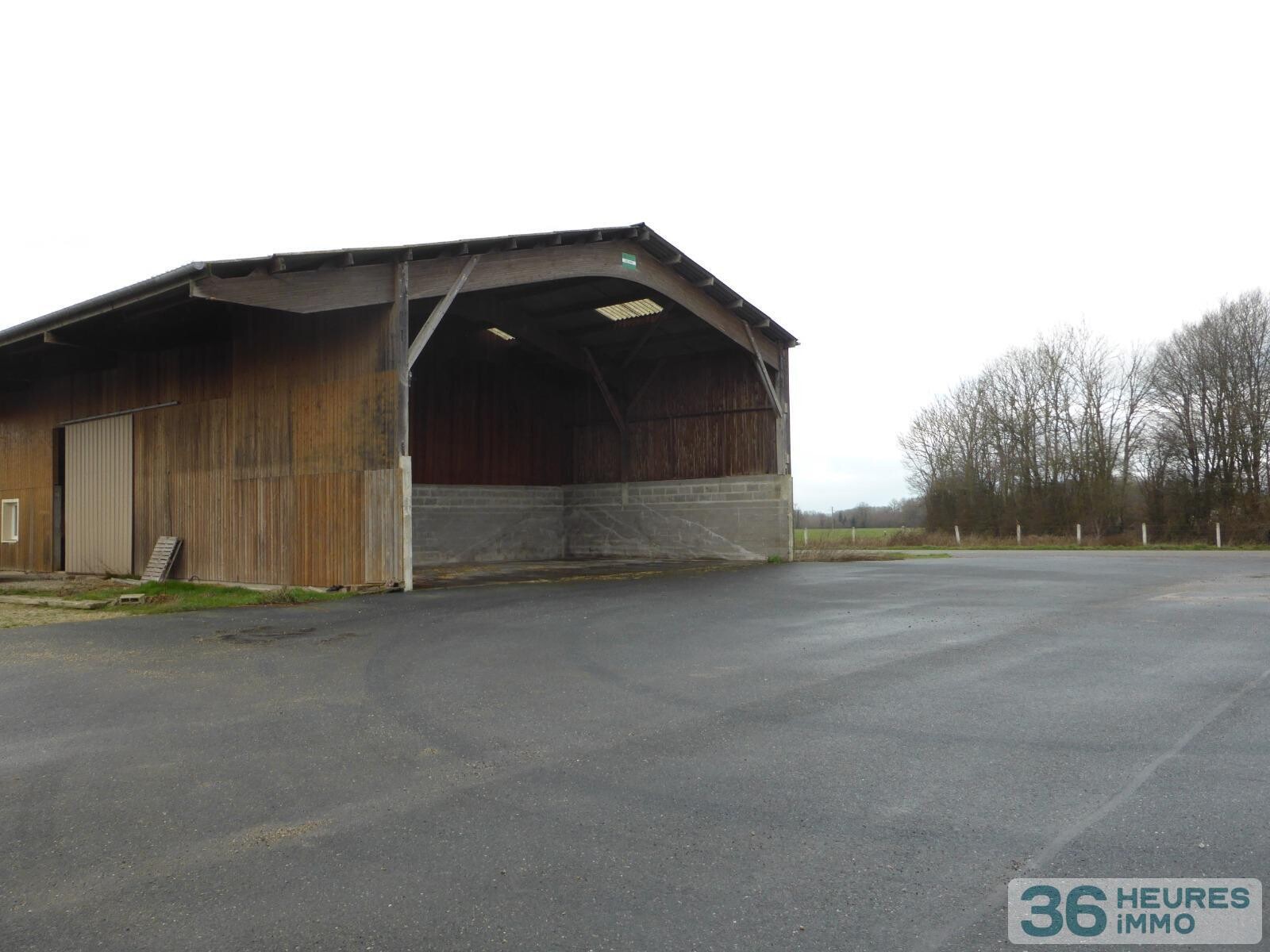 Bâtiment d'environ 336m² à LA HAYE SAINT SYLVESTRE