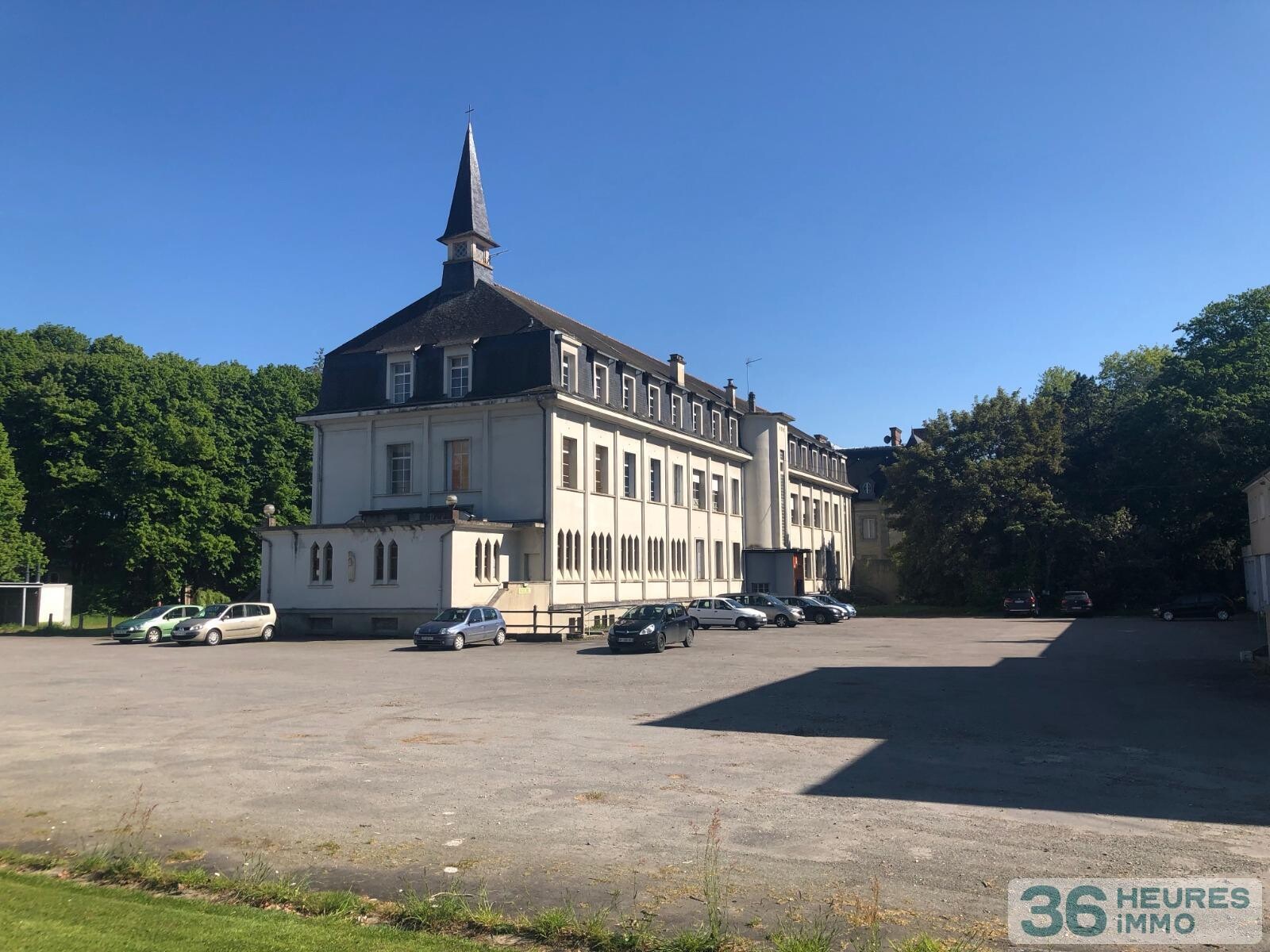 Bâtiment de plus de 2500 m²