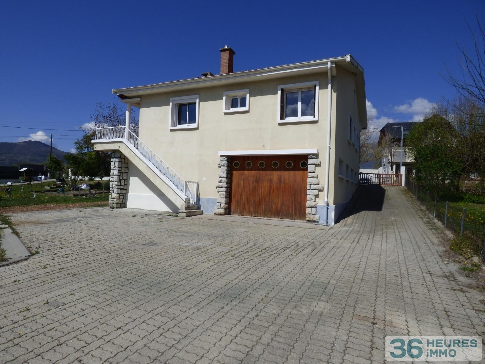 Maison T5 avec grand garage