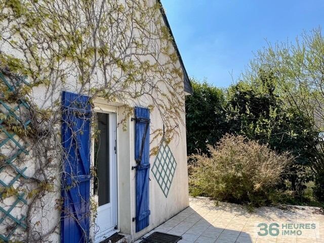 Maison individuelle de type 3 sur une parcelle de 925 m² environ.