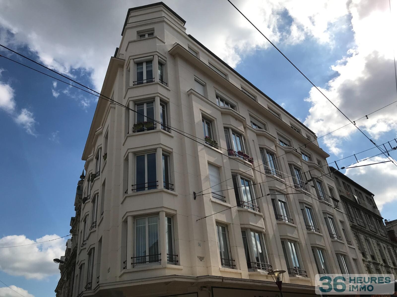 2 MIN PREFECTURE - APPARTEMENT DANS IMMEUBLE ANNEE 30