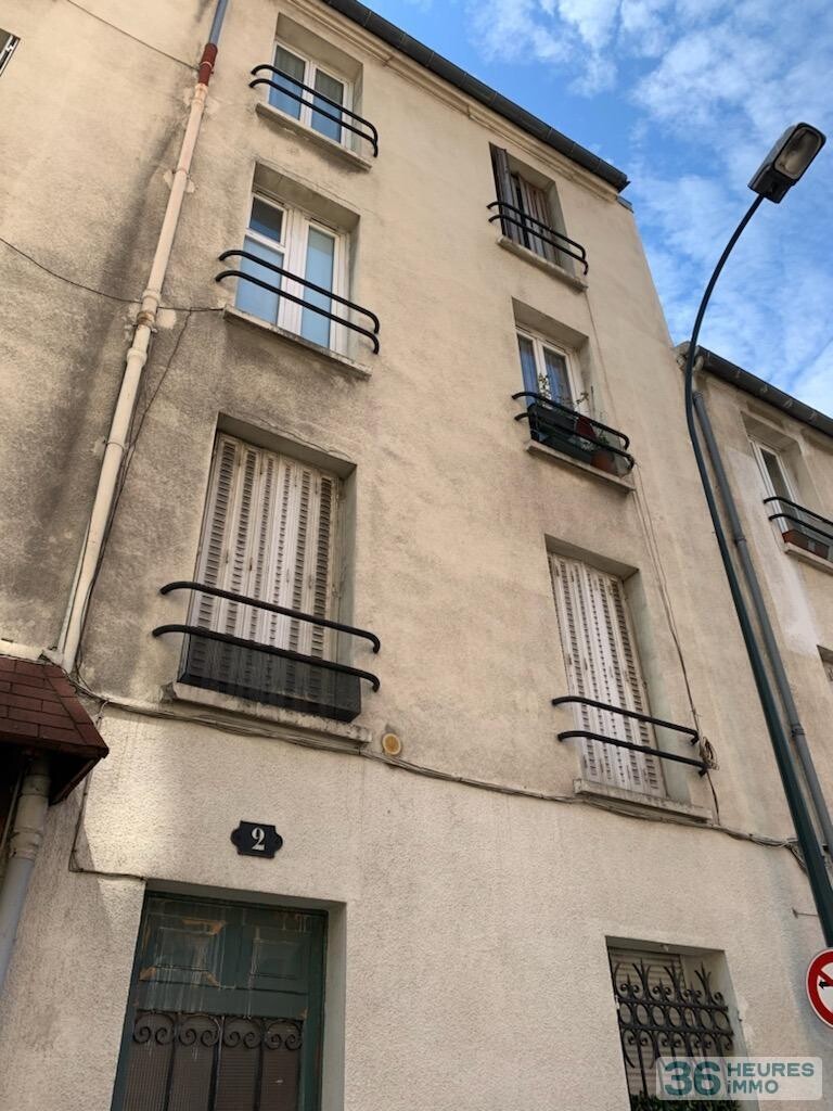 APPARTEMENT AU PREMIER ETAGE 2 RUE MORICE CLICHY