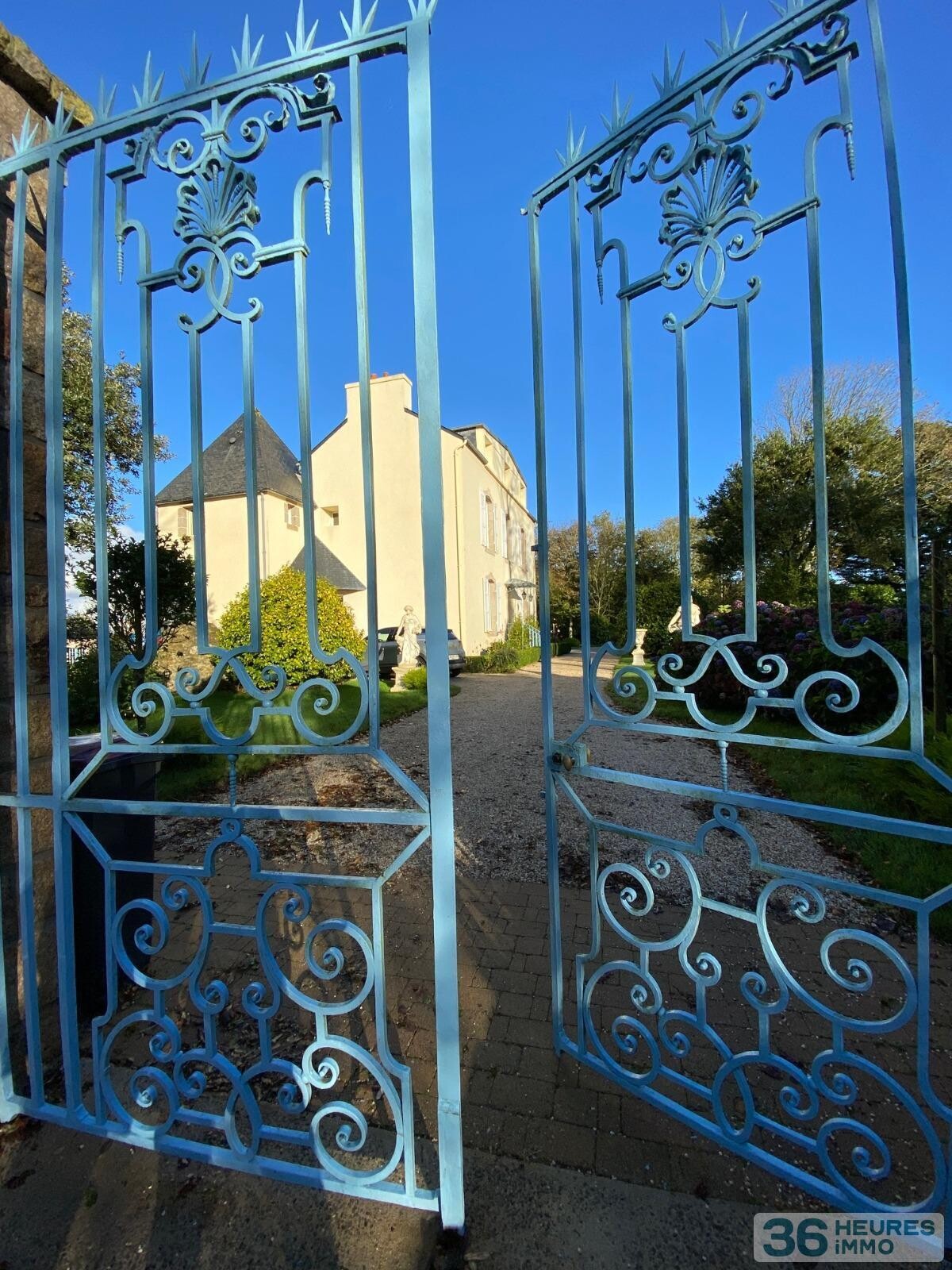 Maison de maître sur terrain de 10993 m²