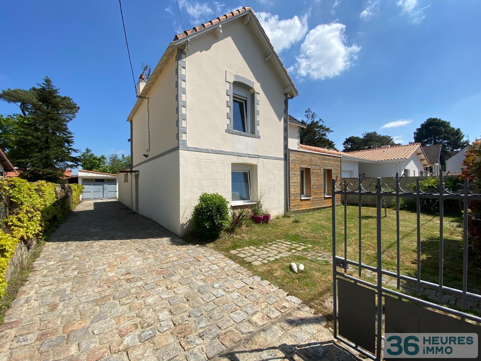 Maison traditionnelle avec dépendances T7 - 150m²