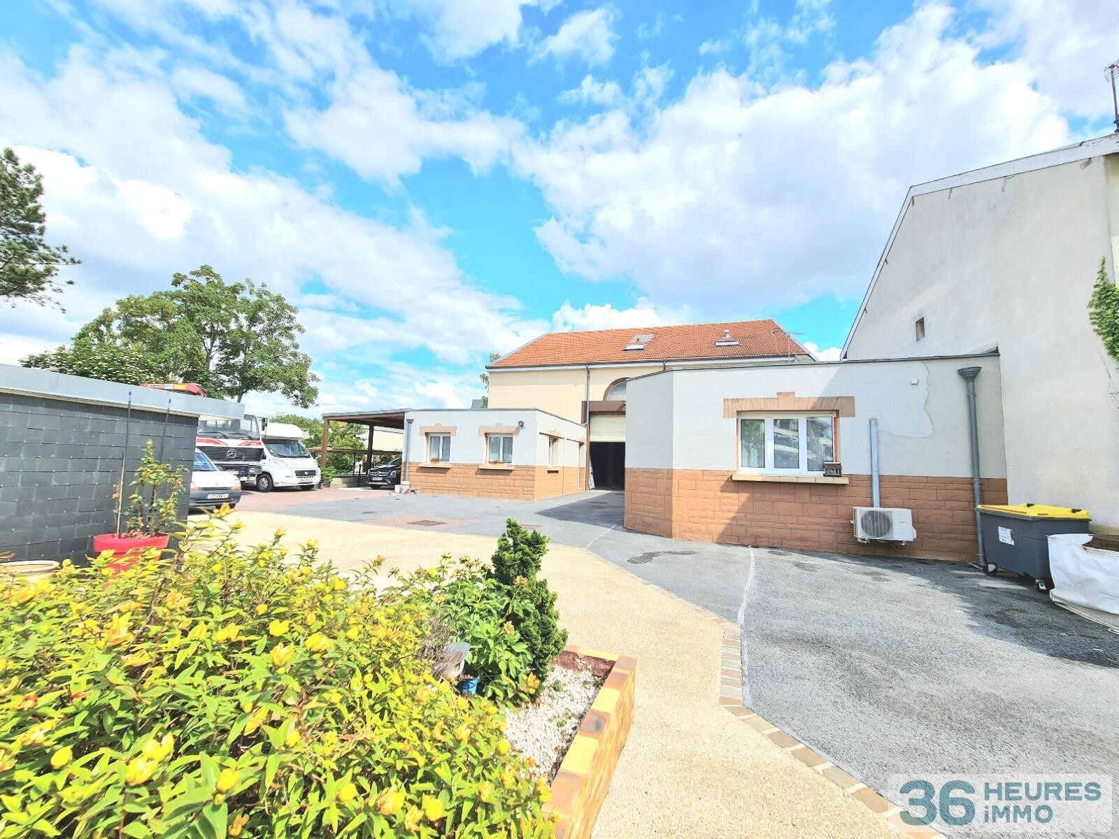 MAISON + GRANGE A VENDRE