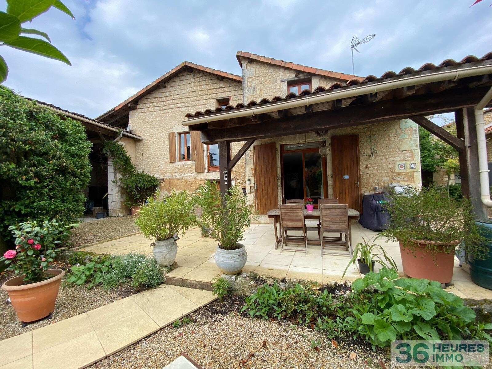 MAIOSN EN PIERRES RESTAUREE