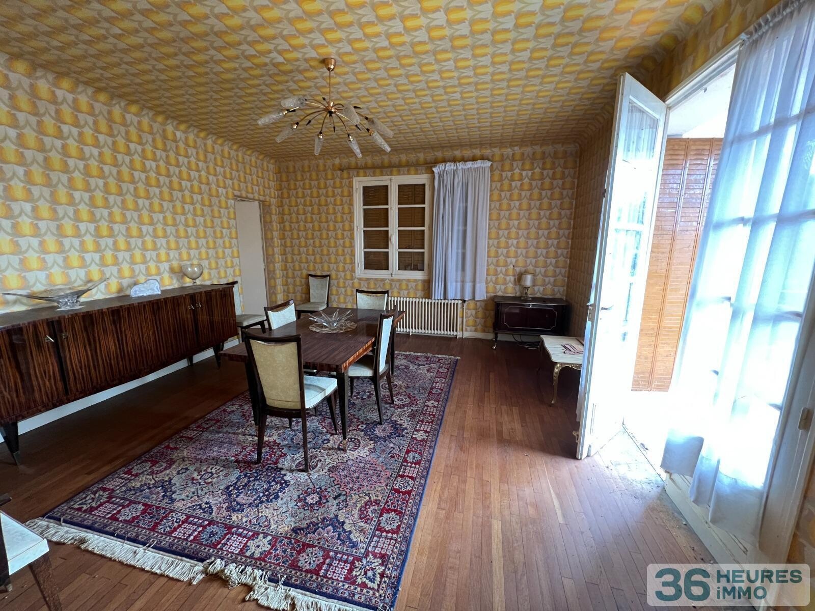 Ensemble de deux maisons sur un grand terrain arbore