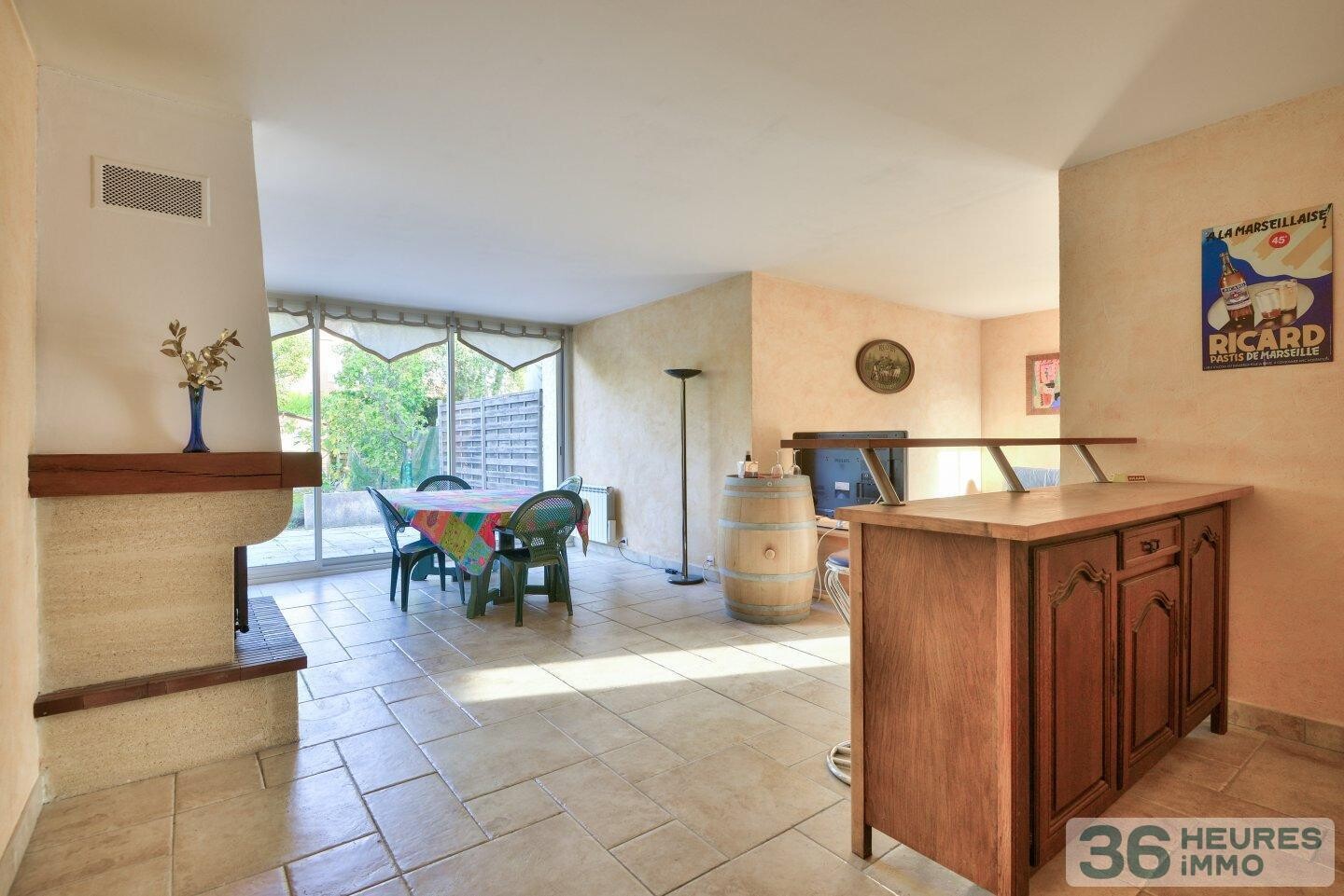 Maison avec jardin ensoleillé