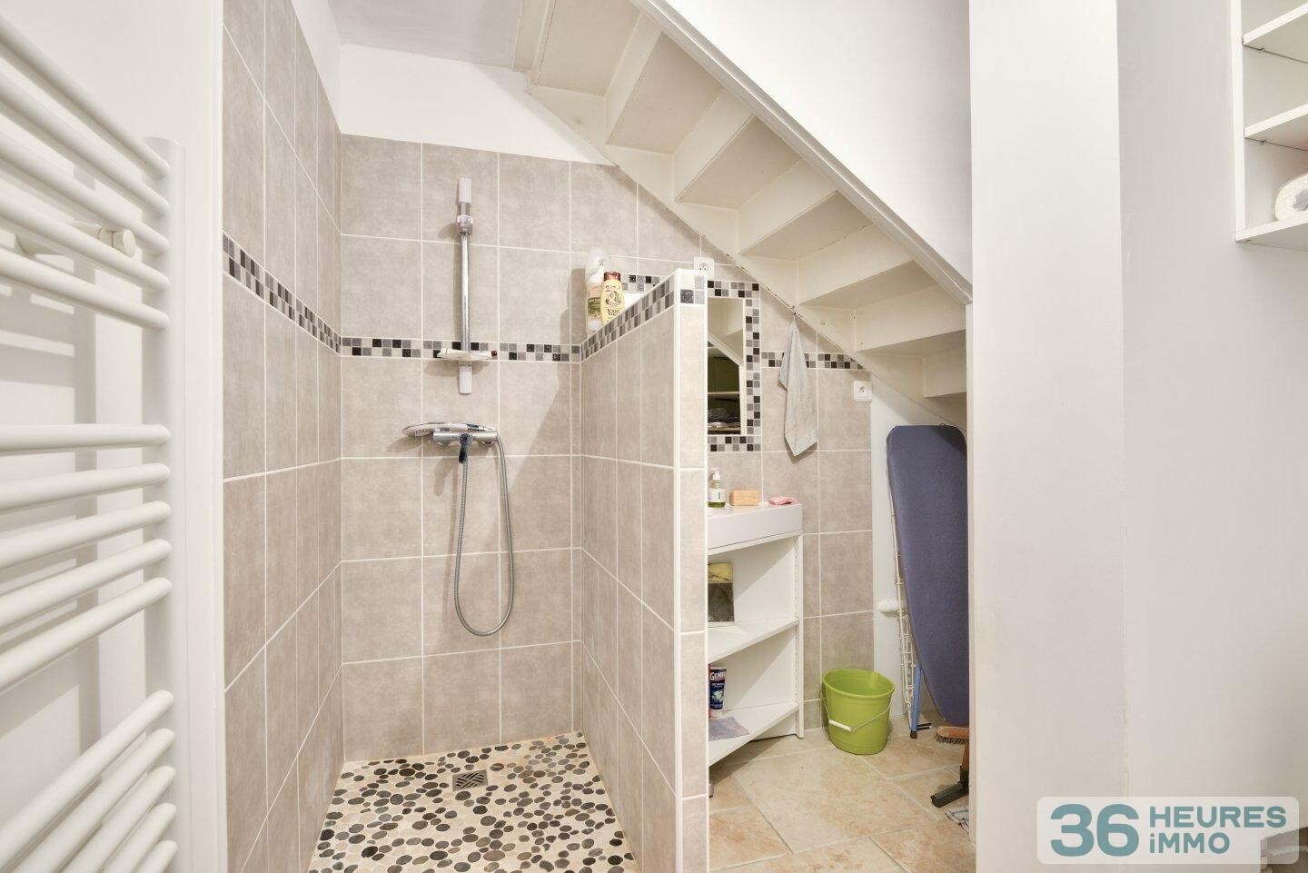 Maison avec jardin ensoleillé