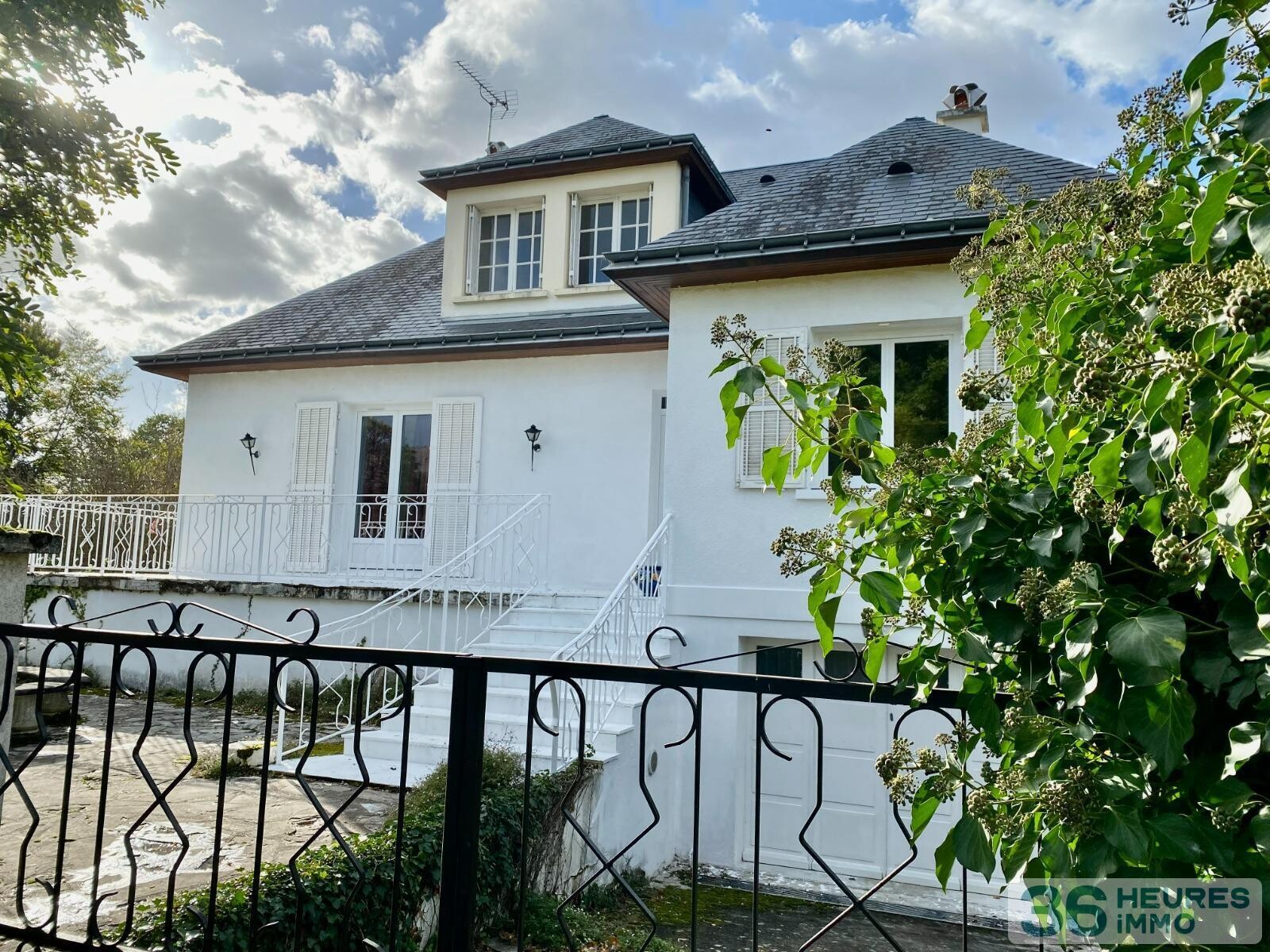 Maison 6 pièces - 105 m2 et 114 m2 d'annexes