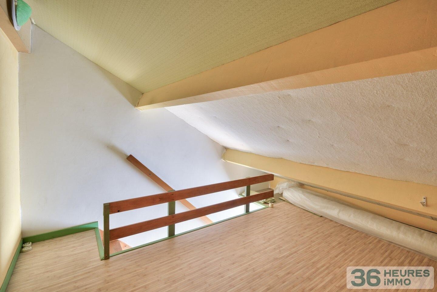 Maison avec jardin ensoleillé