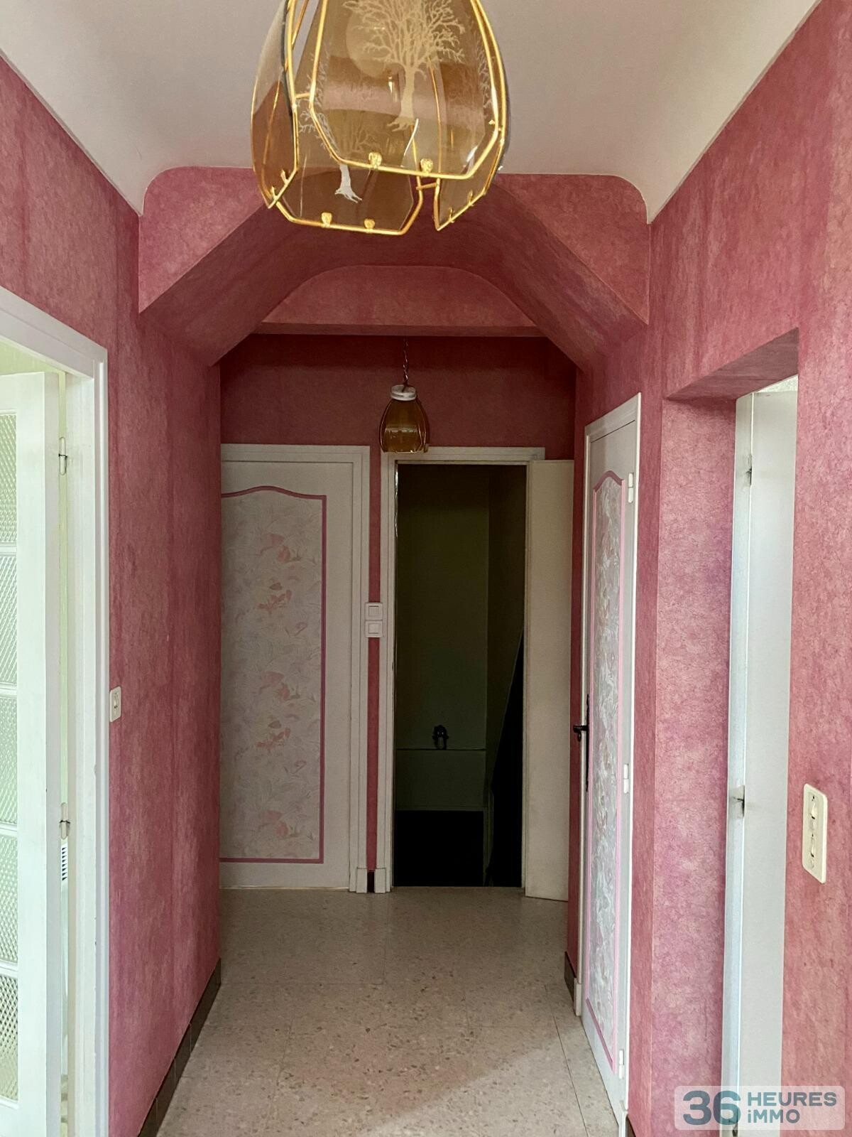 Maison 6 pièces - 105 m2 et 114 m2 d'annexes