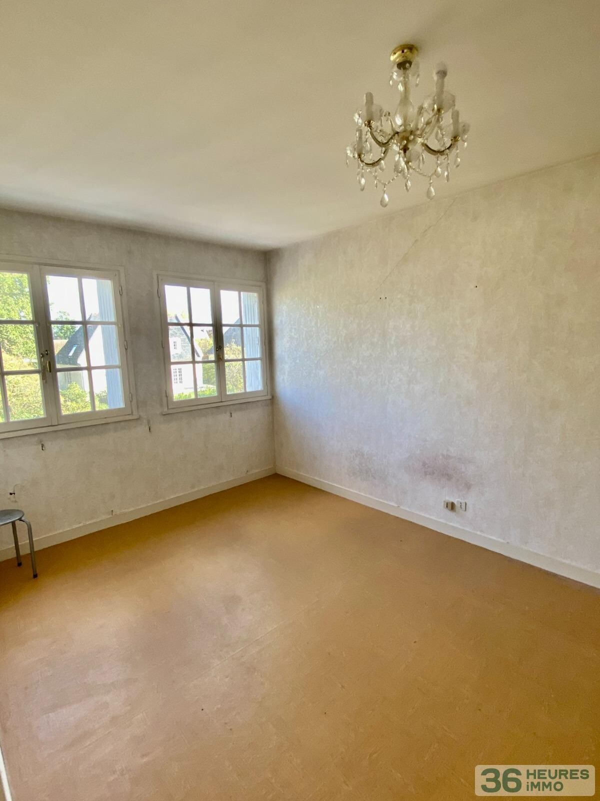 Maison 6 pièces - 105 m2 et 114 m2 d'annexes