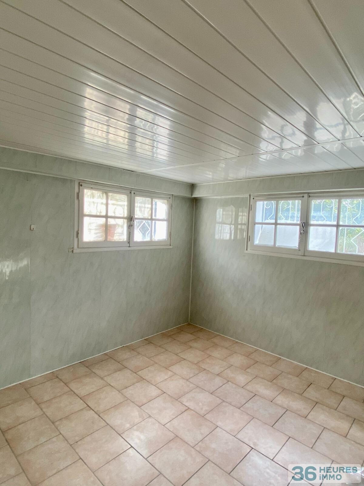 Maison 6 pièces - 105 m2 et 114 m2 d'annexes