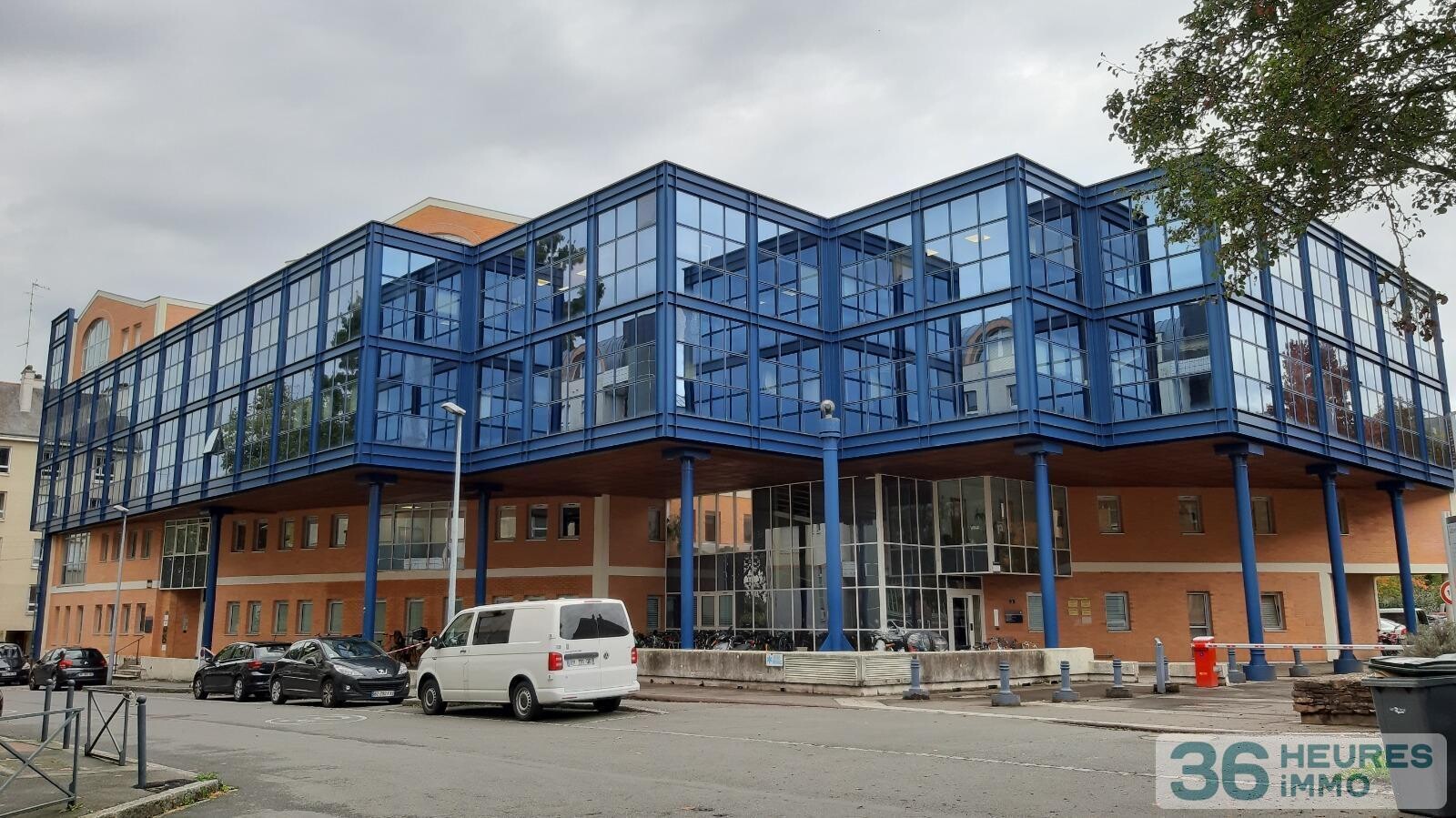 Local professionnel à usage de bureaux