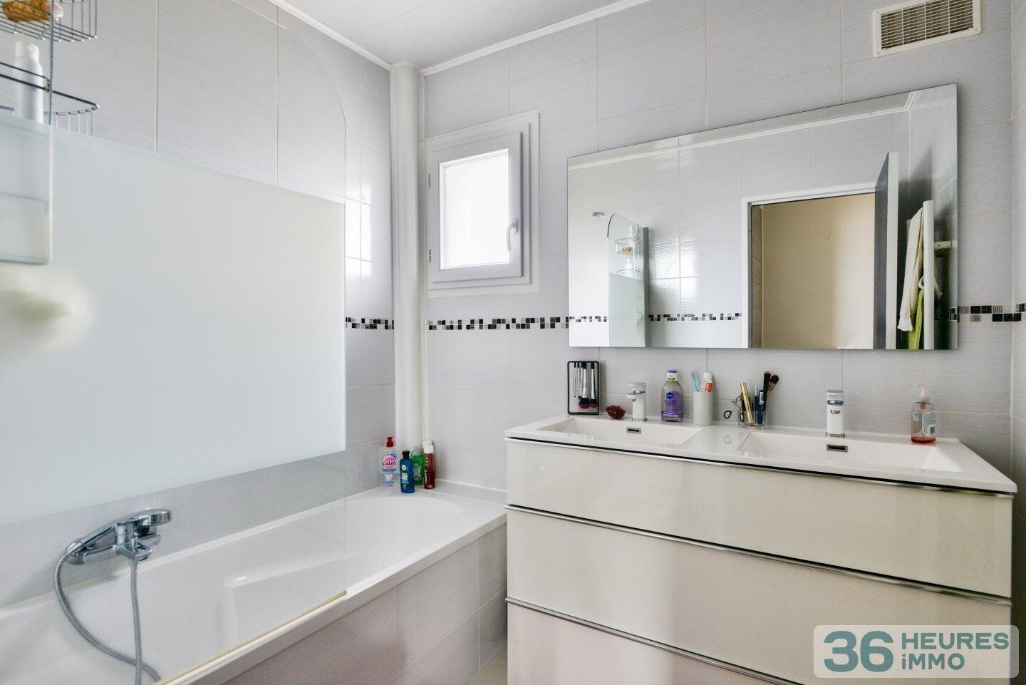 Maison traversante et lumineuse