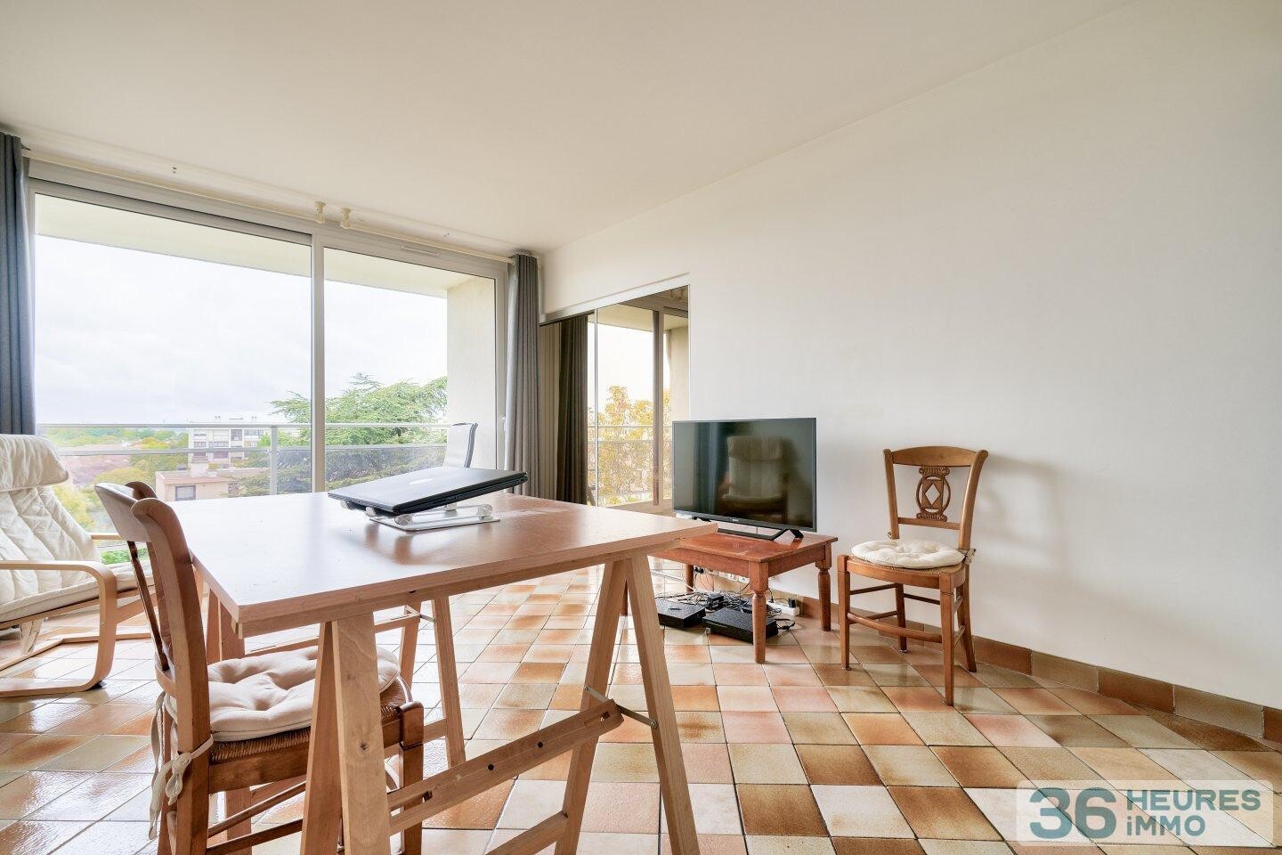 Appartement balcon dernier étage