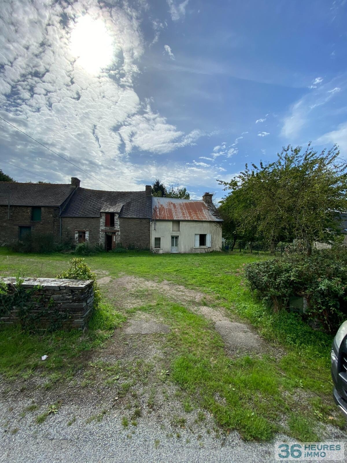 Maison entièrement à rénover - 2173 m2 de Terrain