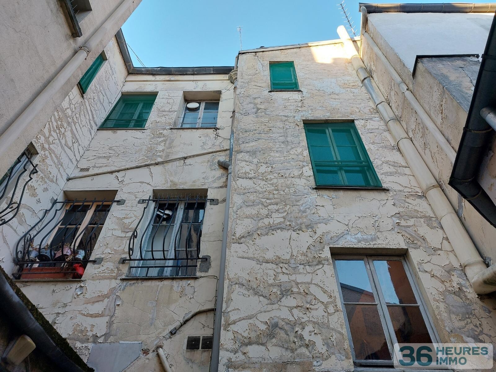 A vendre immeuble libre habitation + local commercial melun 77000