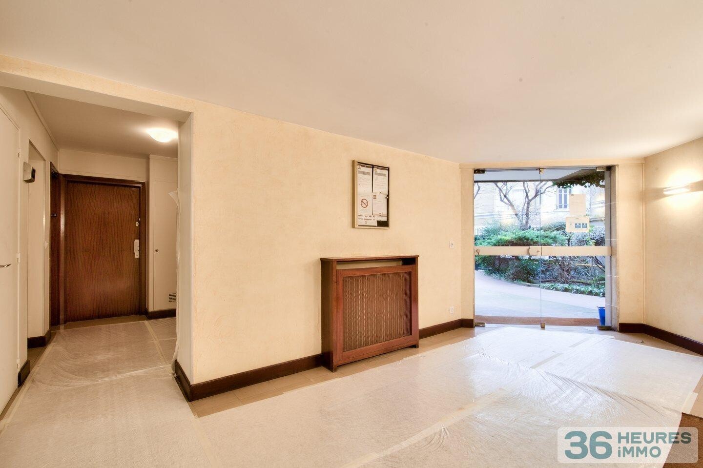 Vente aux enchères - appartement - 67,83m²