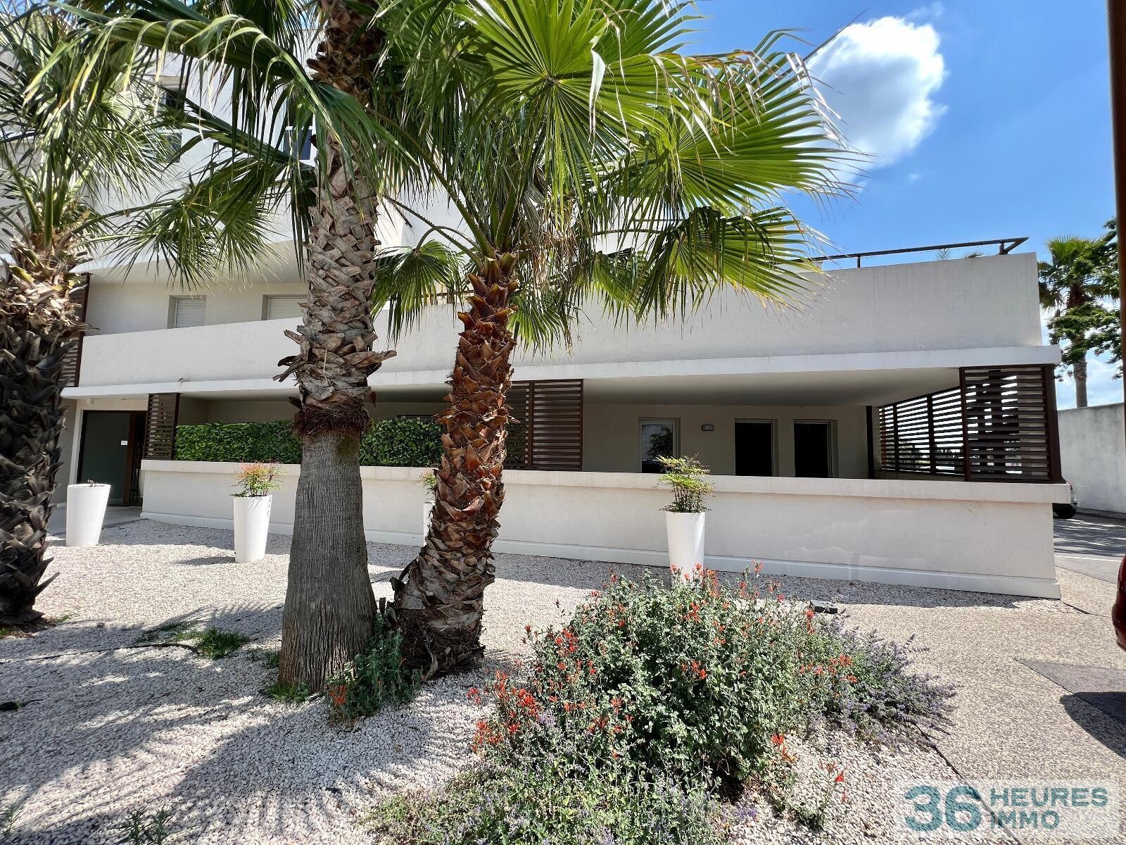 Appartement t2 avec terrasse de 24m2 et 2 parkings