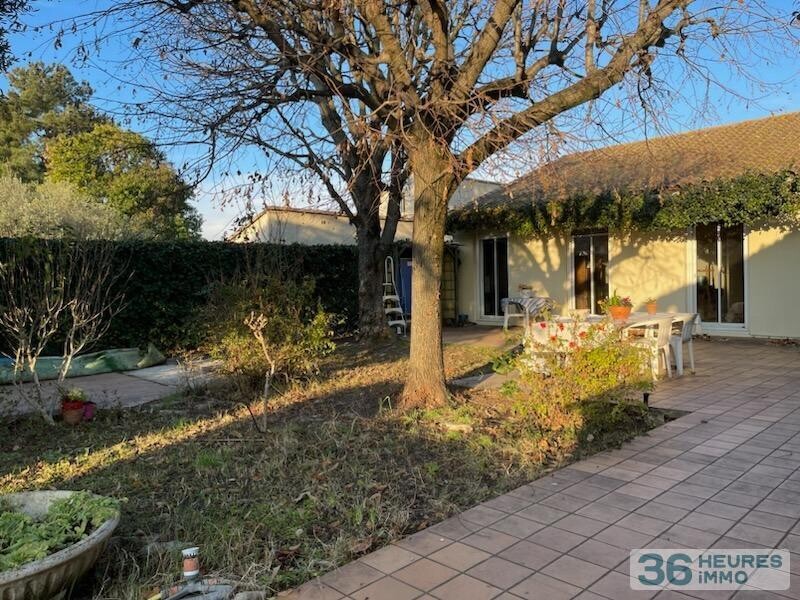 Maison avec jardin et garage