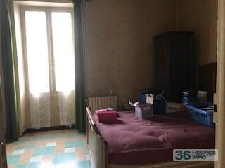 Soullans, proche centre, maison 3 ch, logements annexes et dépendances sur terrain de plus de 1800m² !