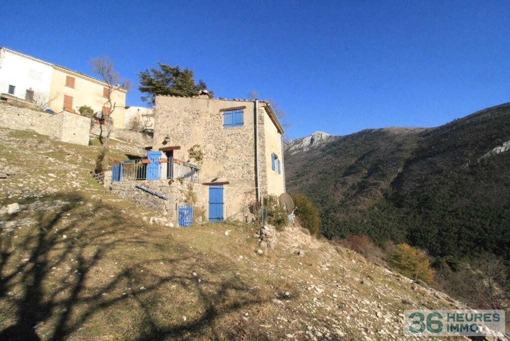 Castellane, maison en pierre 3 pieces vue panoramique