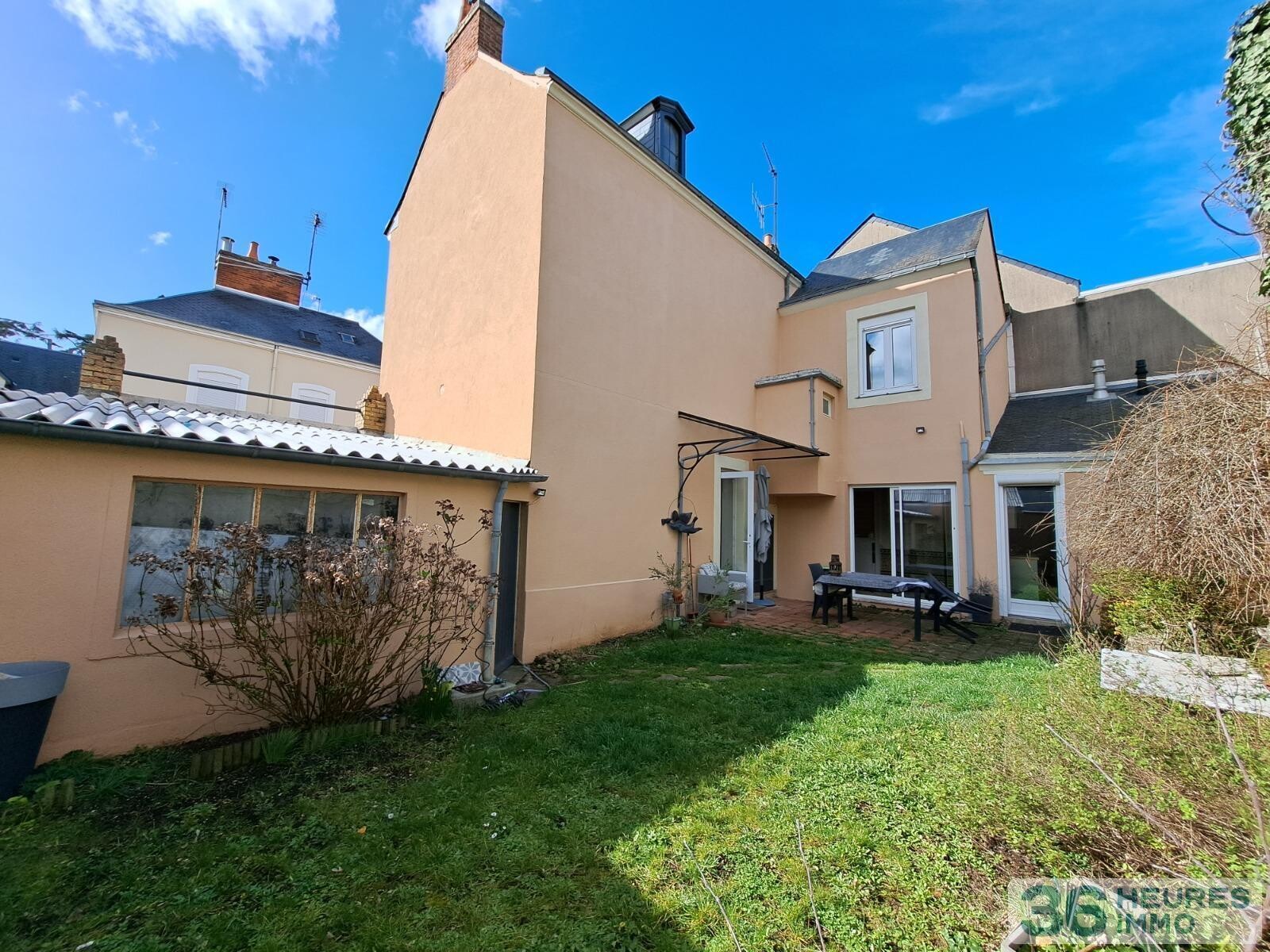 Jacobins - angevine avec garage 