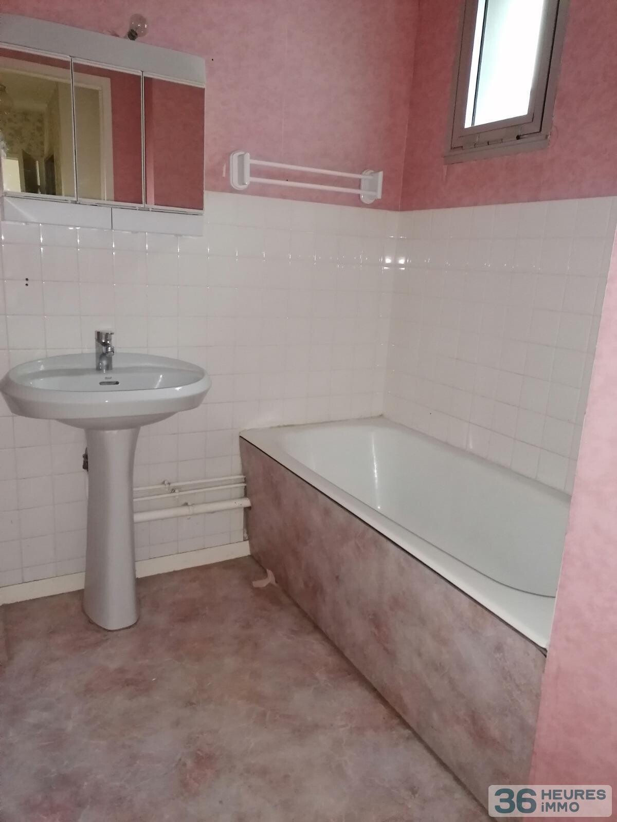 A proximité des commerces et du vieux bassin