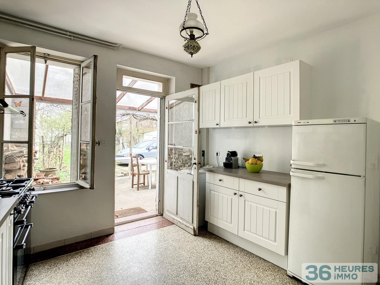 Charmante maison de ville avec grand jardin arboré à orléans