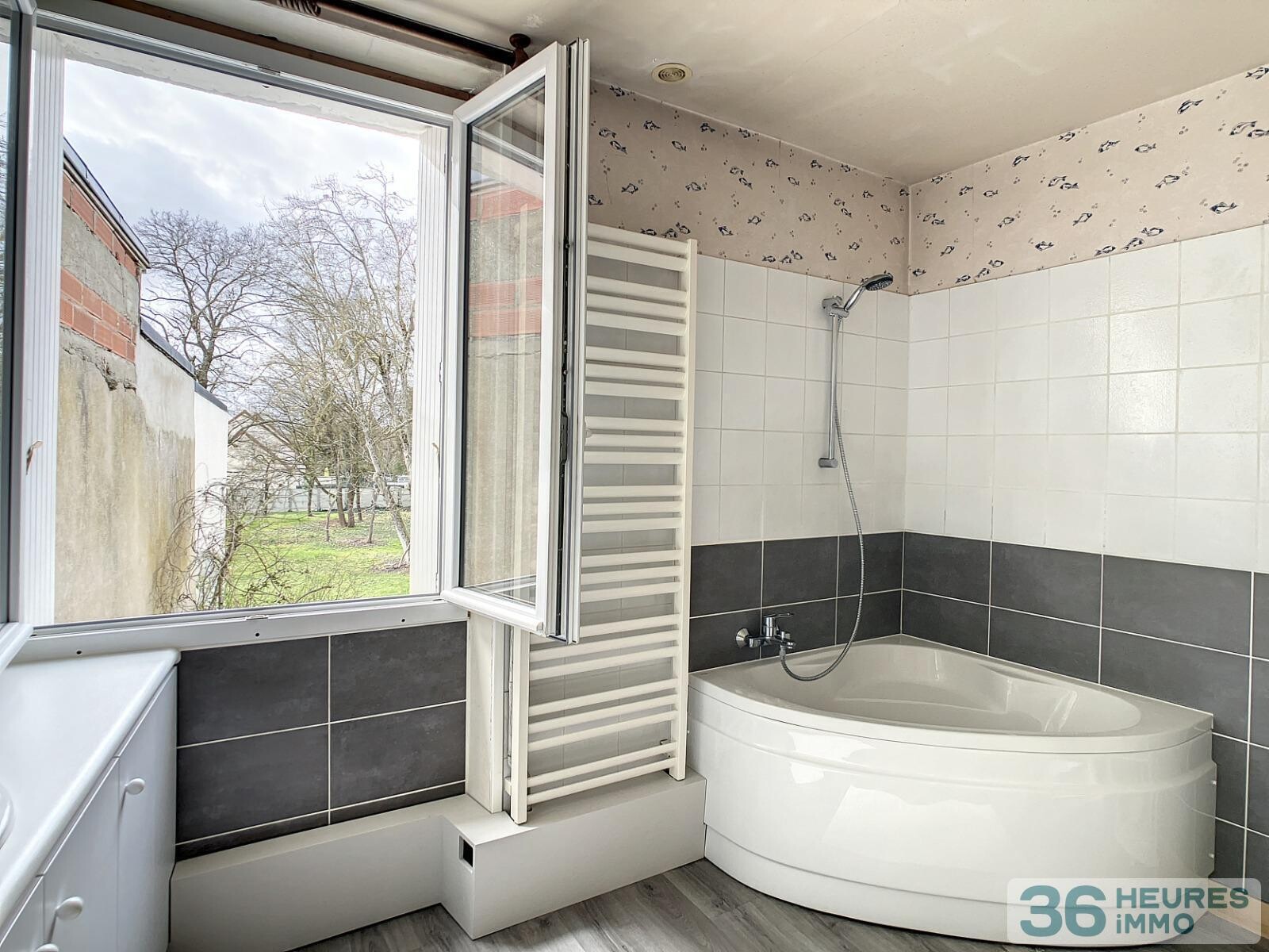 Charmante maison de ville avec grand jardin arboré à orléans