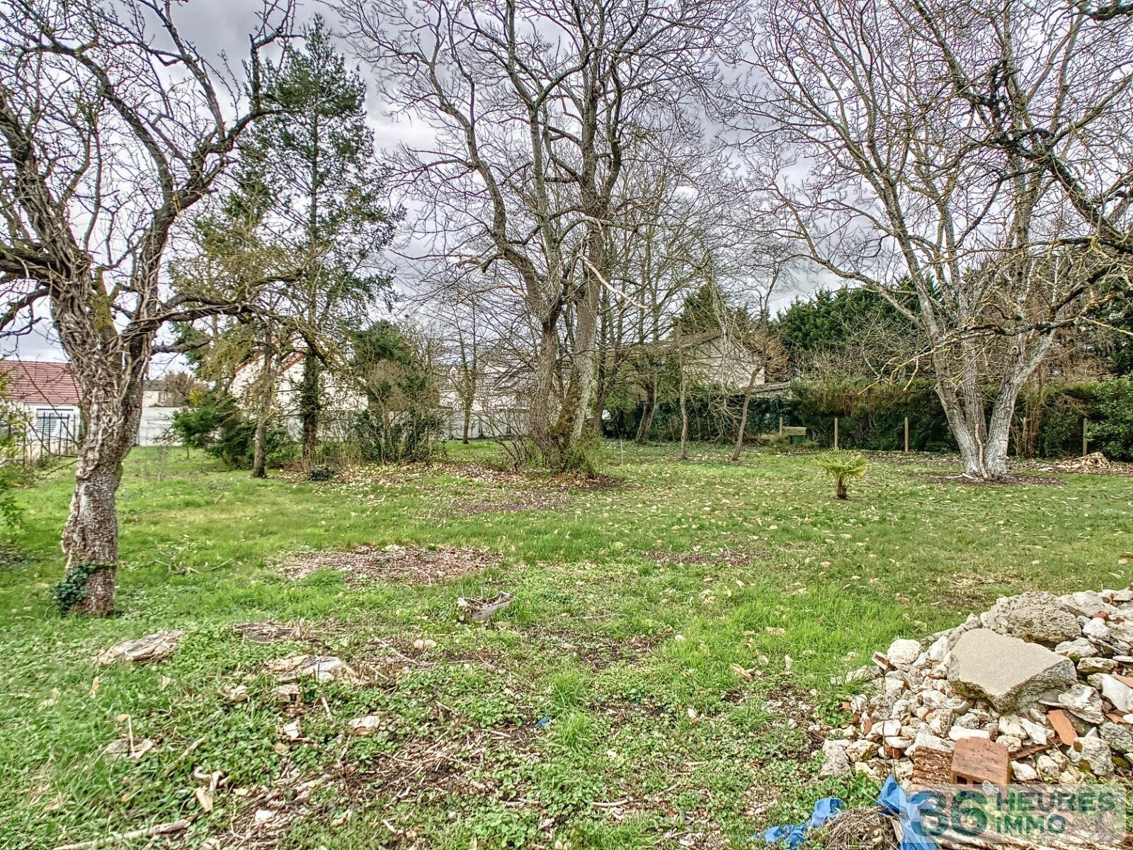 Charmante maison de ville avec grand jardin arboré à orléans