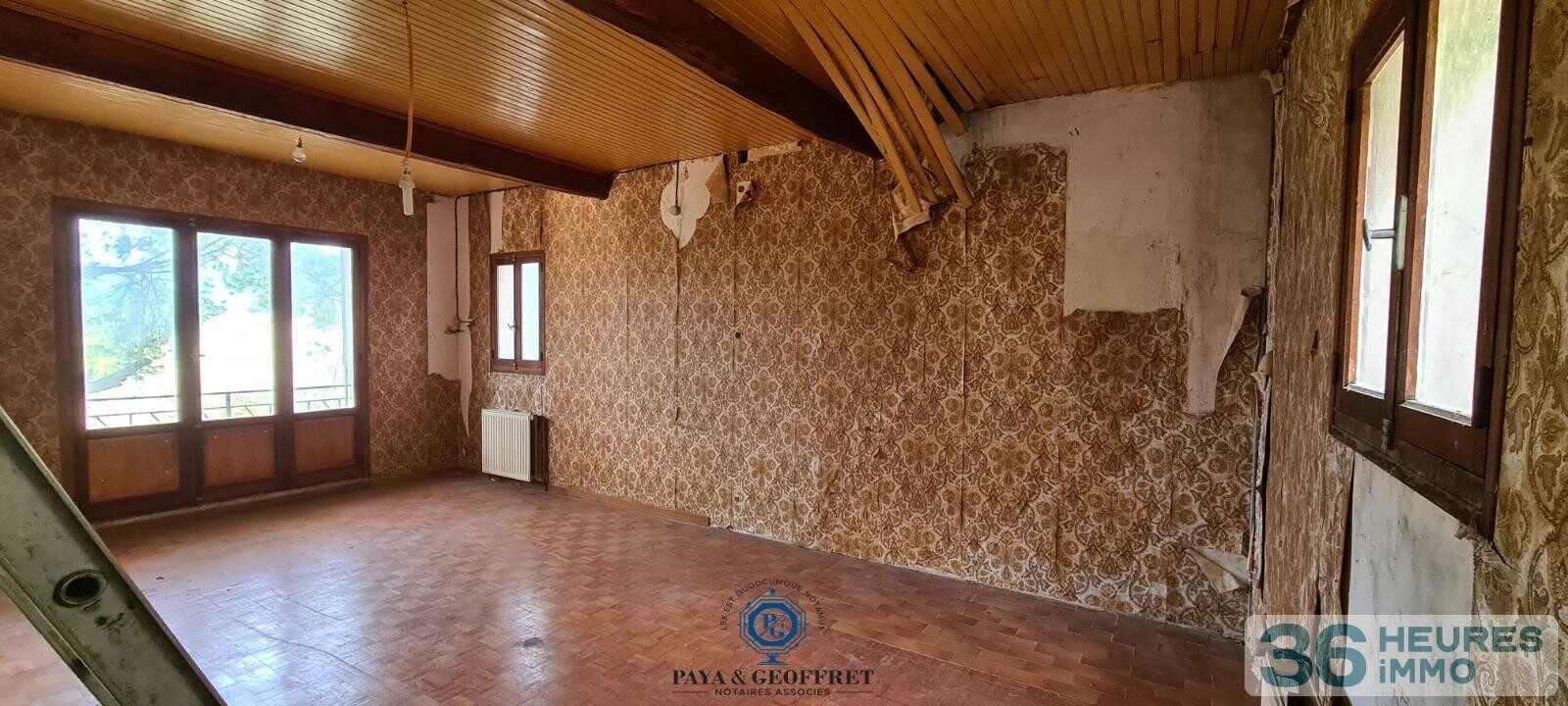 Villa à rénover de 106m² avec jardin LE REVEST