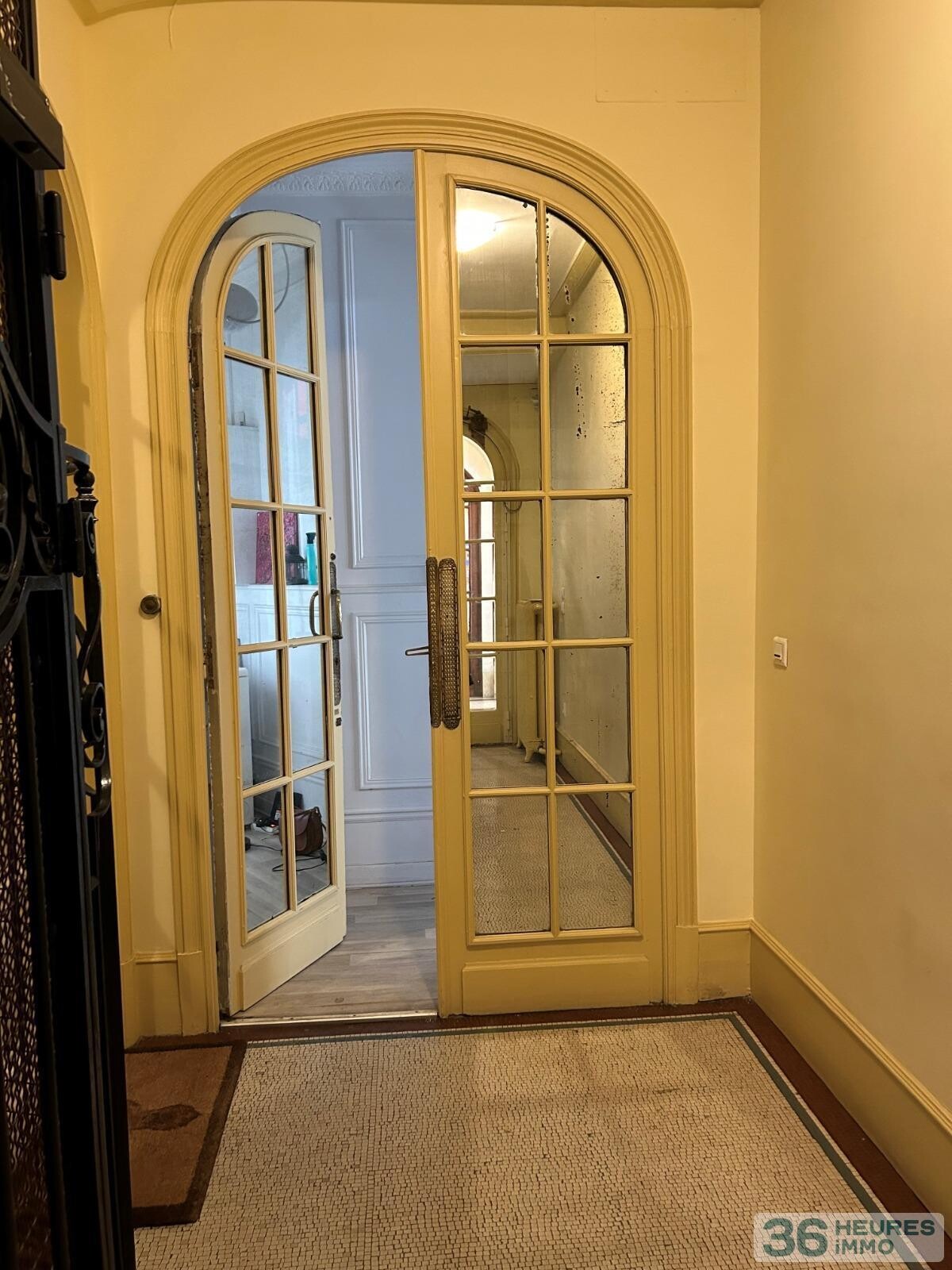 Paris 16ème - passy - studio de 18.60 m² en rez de chaussée -possibilité professions libérales - a rénover