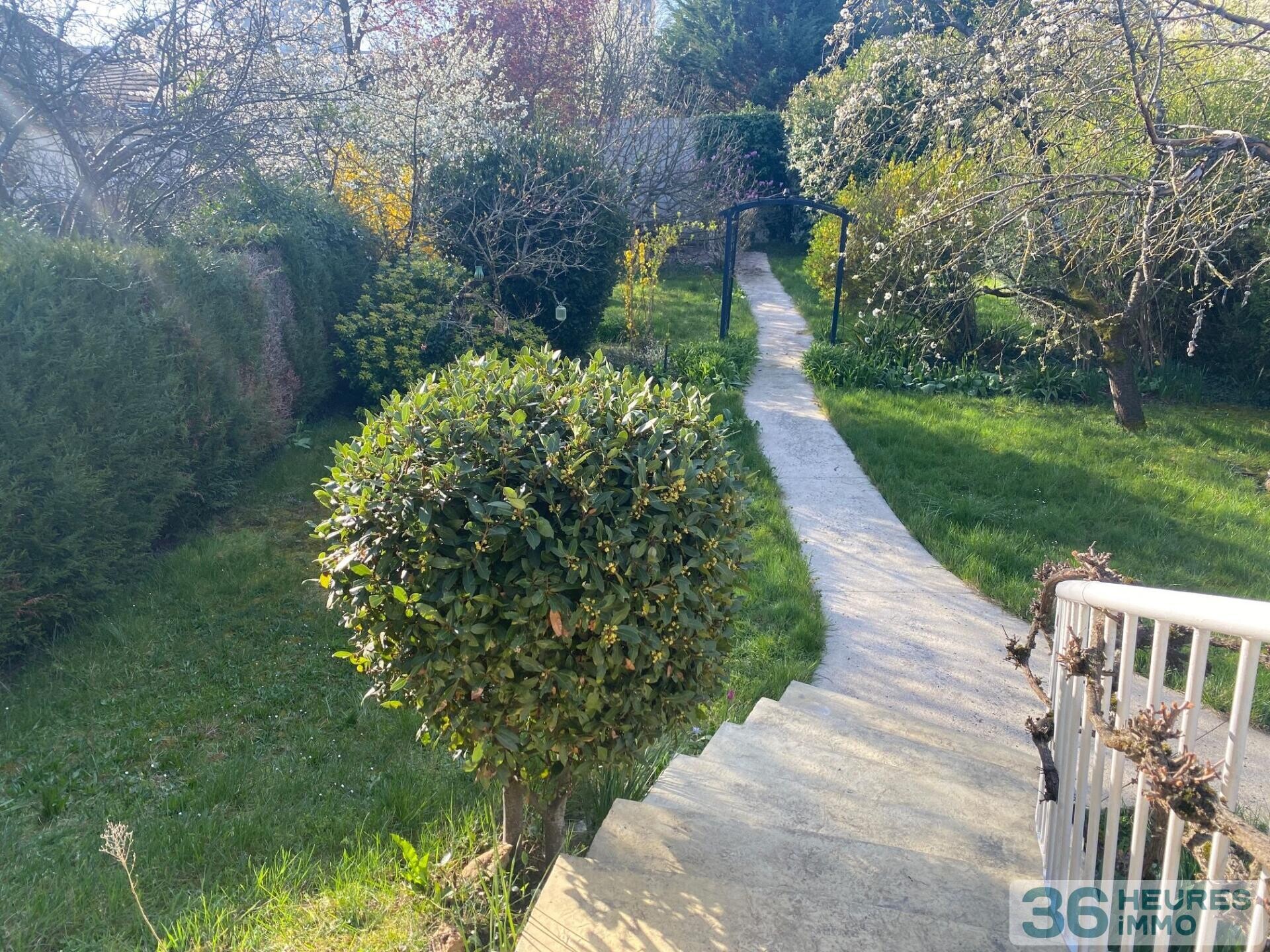 Maison 6p sur 588 m2 , jardin, garage