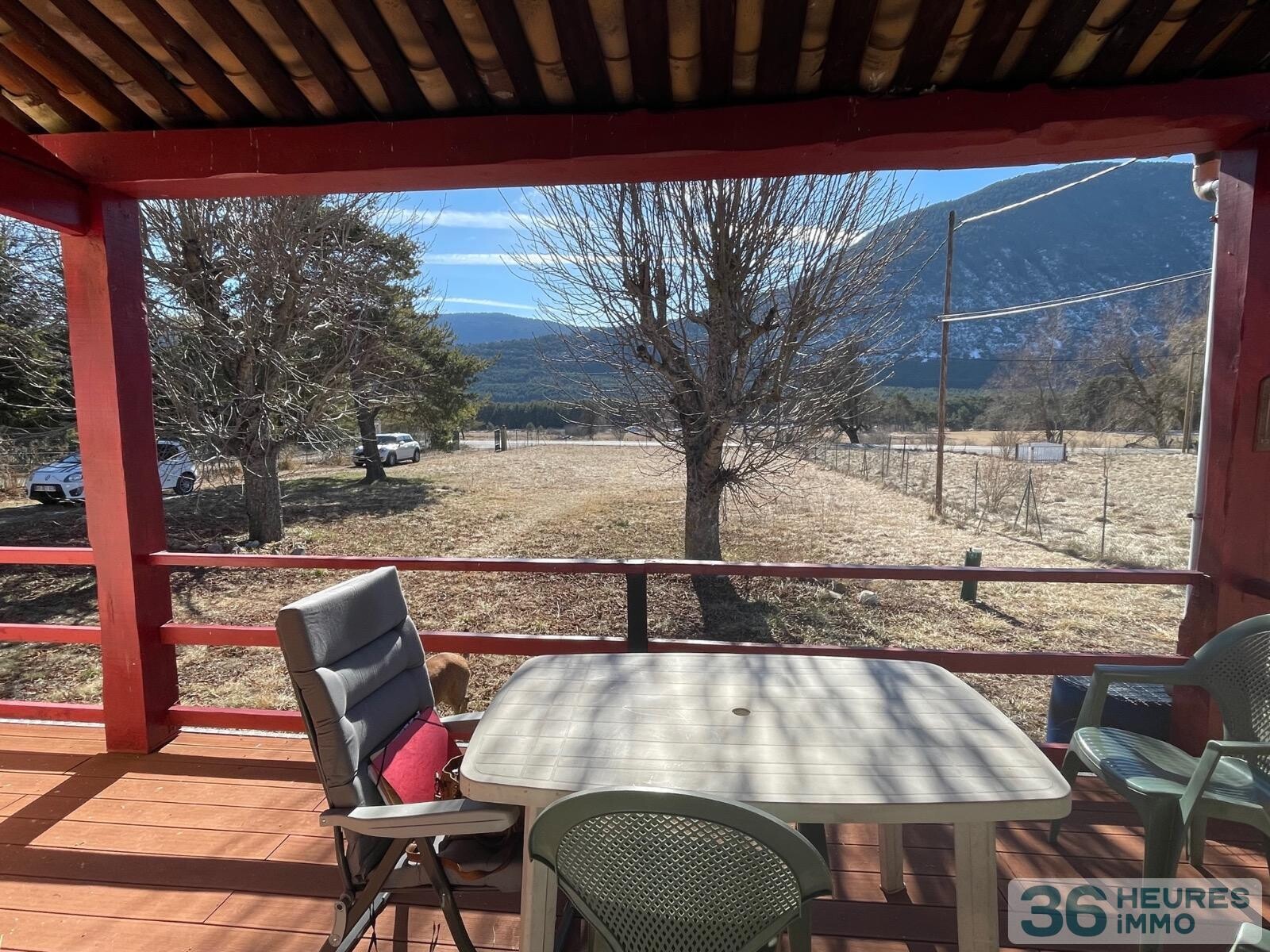 Sur 1500 m2 maison de 4 pièces 