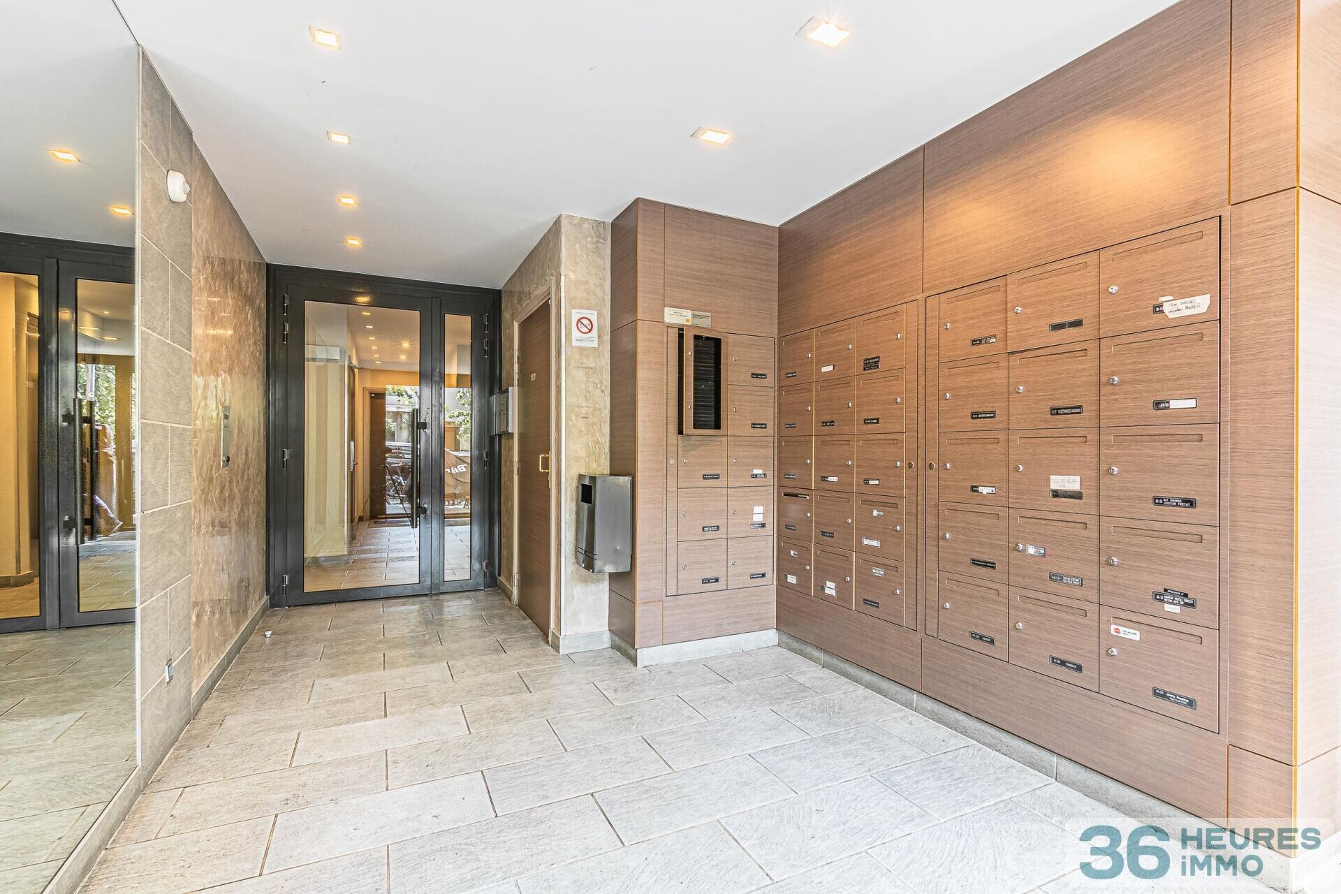 Trois pieces 65 m2 balcon ascenseur parking cave