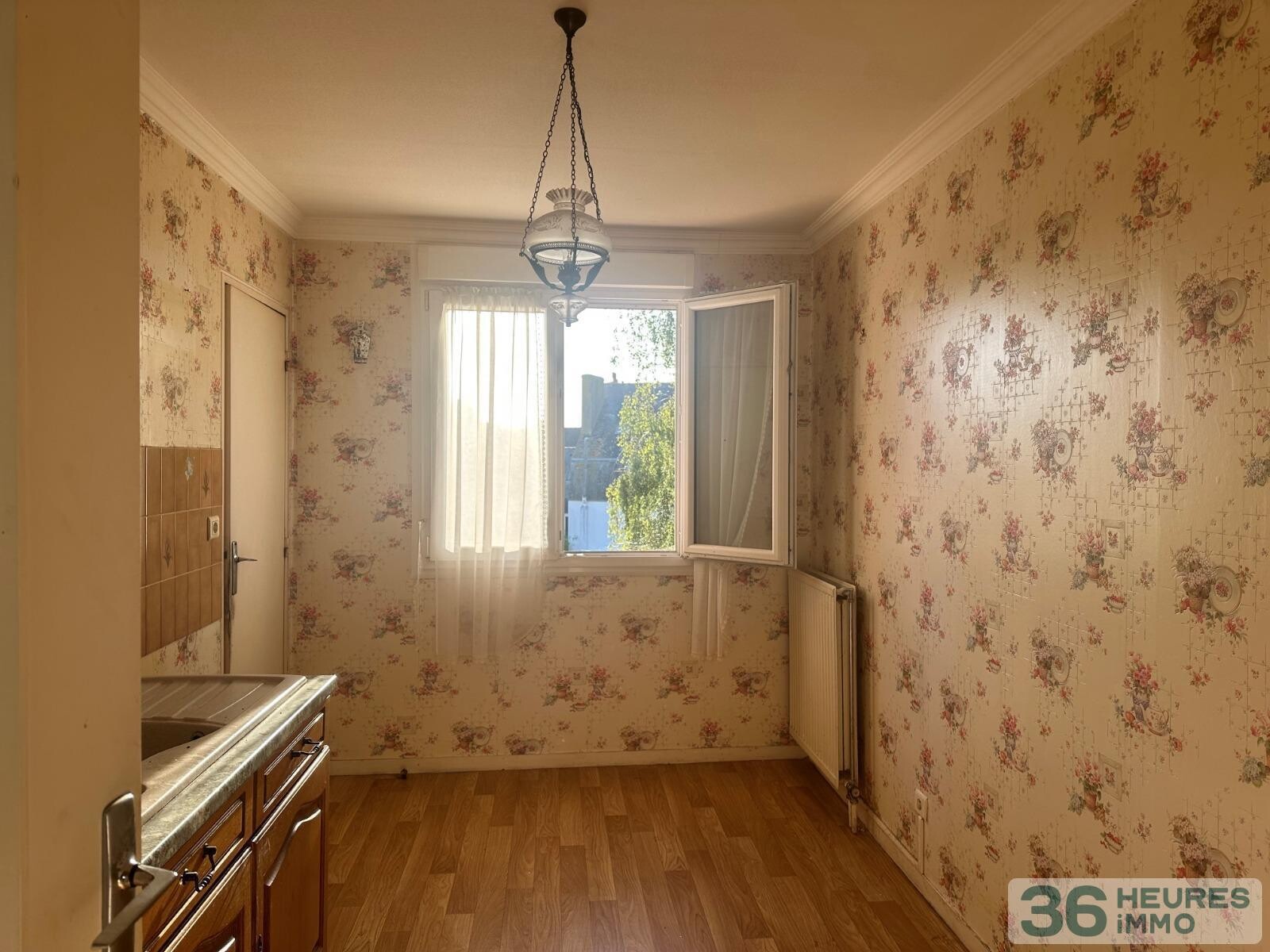 Centre-ville concarneau, t3, 62 m² avec garage et loggia