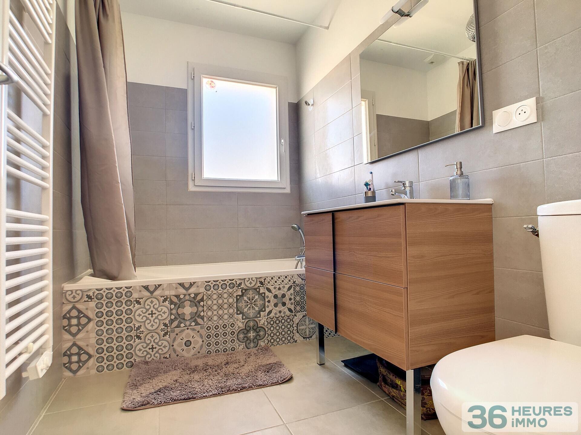 Villa t4 contemporaine avec jardin et garage