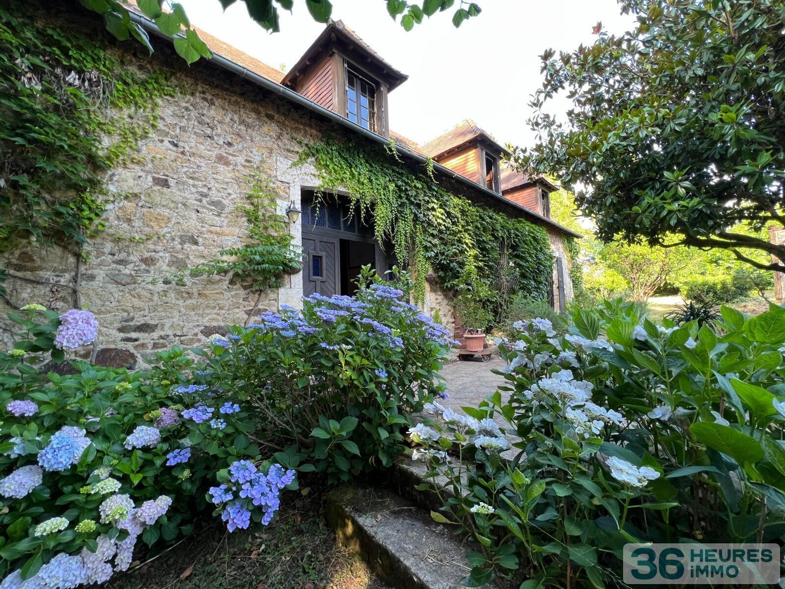 Périgourdine de 7 pièces sur 3,2ha de terrain avec ruisseau
