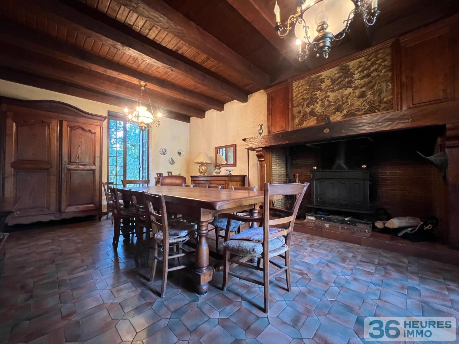 Périgourdine de 7 pièces sur 3,2ha de terrain avec ruisseau