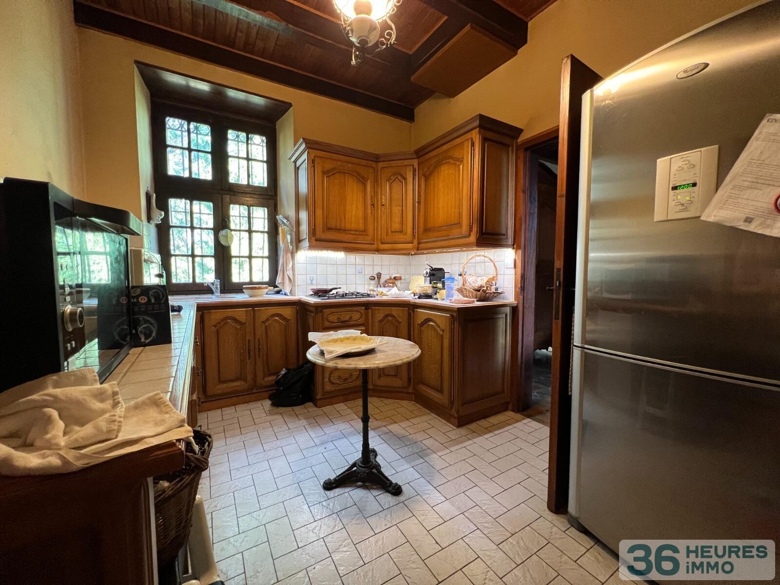 Périgourdine de 7 pièces sur 3,2ha de terrain avec ruisseau