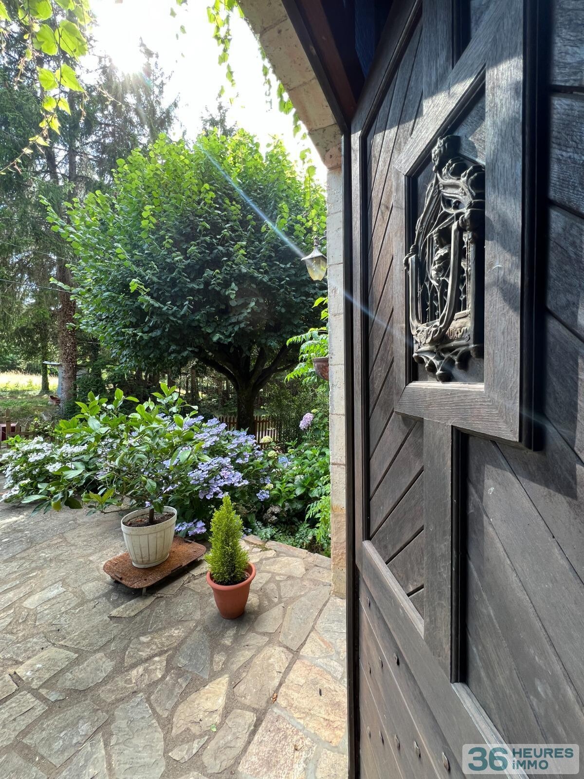 Périgourdine de 7 pièces sur 3,2ha de terrain avec ruisseau