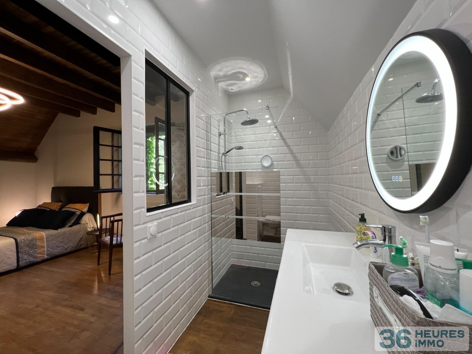 Périgourdine de 7 pièces sur 3,2ha de terrain avec ruisseau